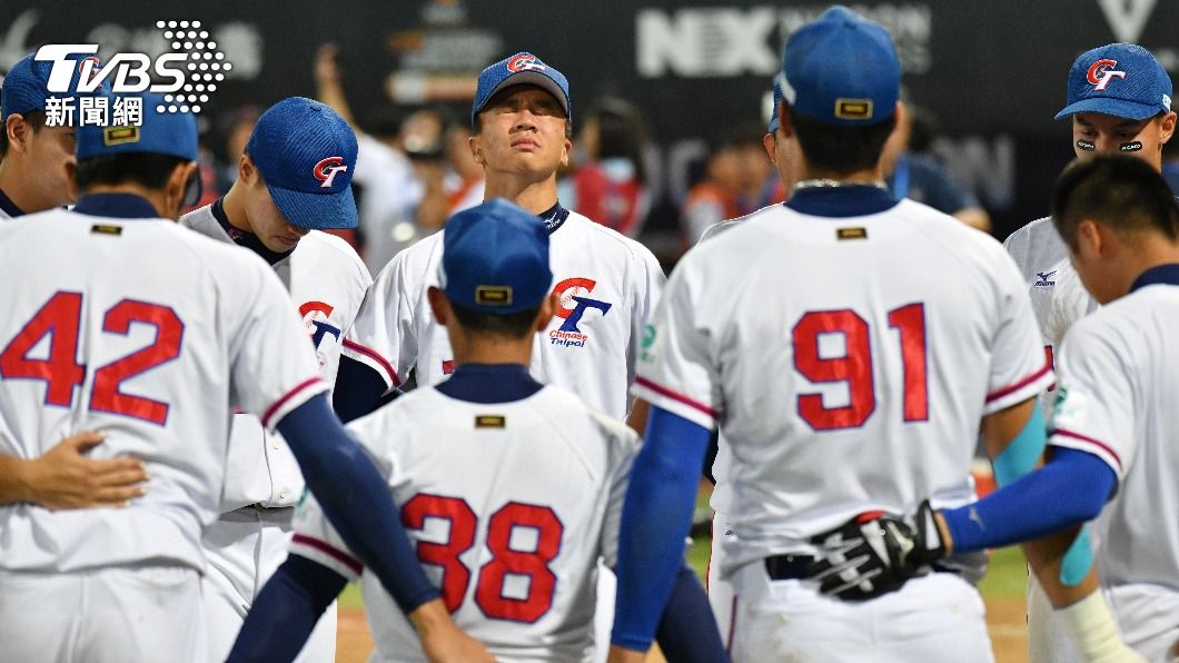 U18奪銀雖敗猶榮! 張育成秀「招牌敬禮」:你們超強