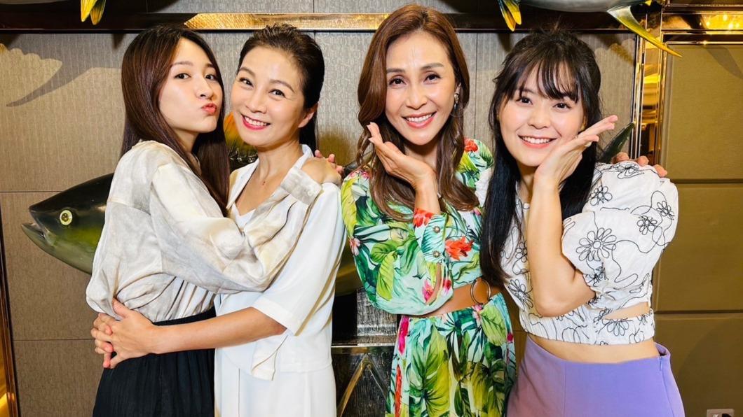 方文琳合體校花女兒！驚人顏值像姊妹　「最強母女檔」還有這一對