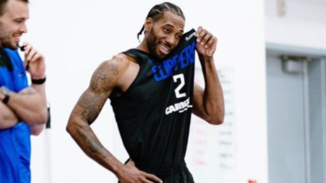 不少人認為此舉意在針對快艇雙星。(圖/翻攝自@laclippers IG)