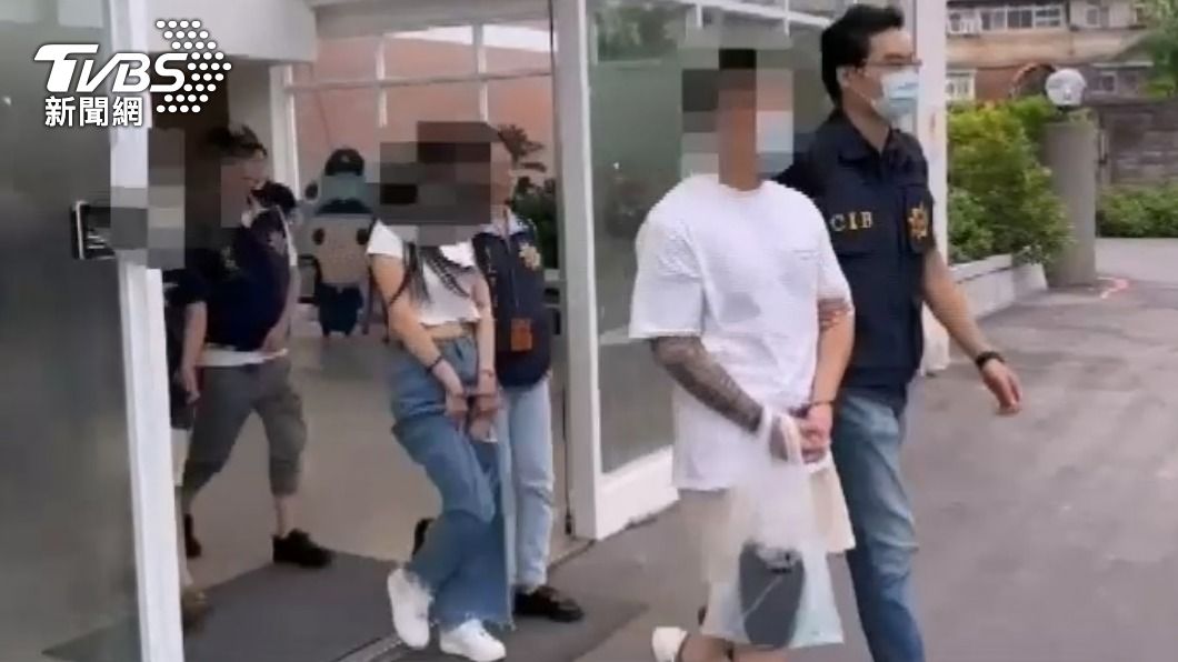 投資詐騙！洗錢首腦與辣妻藏2158萬現金　塞床頭保險櫃