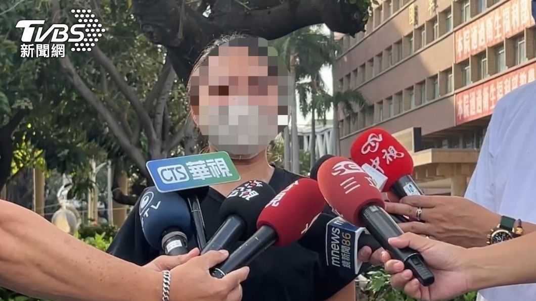 鄭姓中尉姊姊接受媒體訪問。(圖/TVBS)