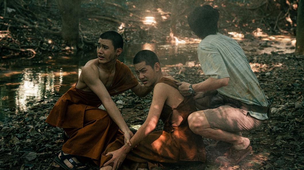 《鬼偶》因多圍繞在僧侶跟廟宇的故事,遭當局要求修改畫面。(圖/華映娛樂提供)
