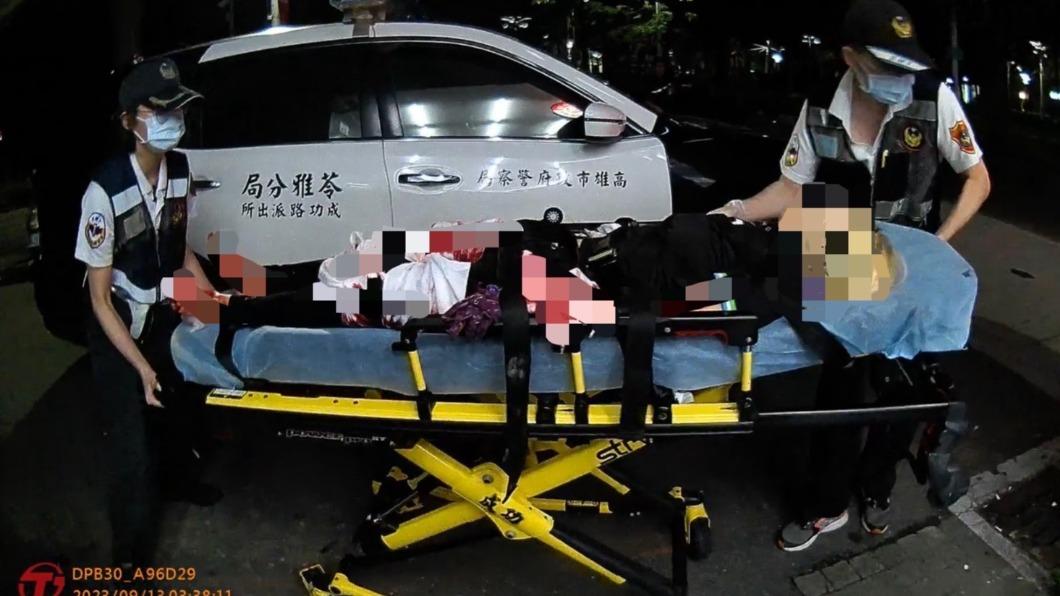 恐怖情人!高雄男超商前猛刺前女友數十刀 血跡四濺逃逸