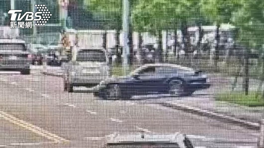 保時捷被偷偷開走。（圖／TVBS）