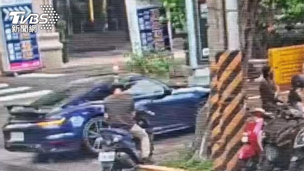男子將車開去摩鐵。（圖／TVBS）