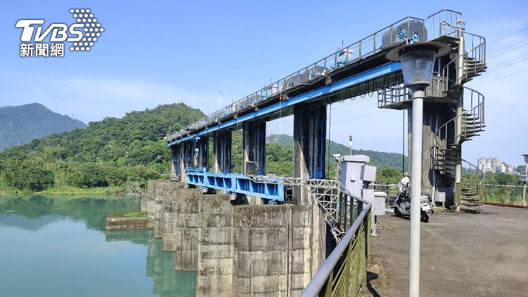 驚!包商赴青潭堰巡視 赫見男「面部朝下」漂浮水面死亡