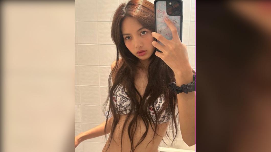 Lisa曾說過「媽媽不穿比基尼。」(圖 / 翻攝自@lalalalisa_m IG)