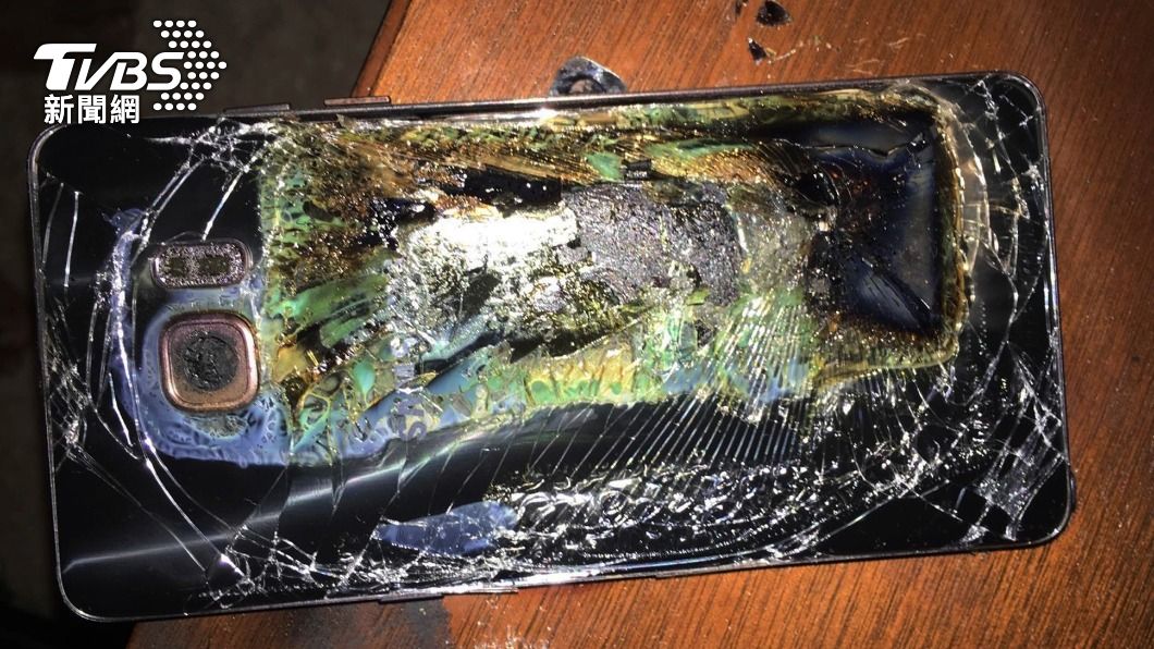 2016年三星Note7手機發生多起爆炸事故。(圖/達志影像美聯社)