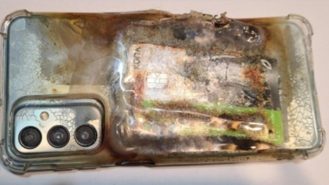 悚!智慧型手機突自燃起火險傷10歲童 三星電子拒賠償