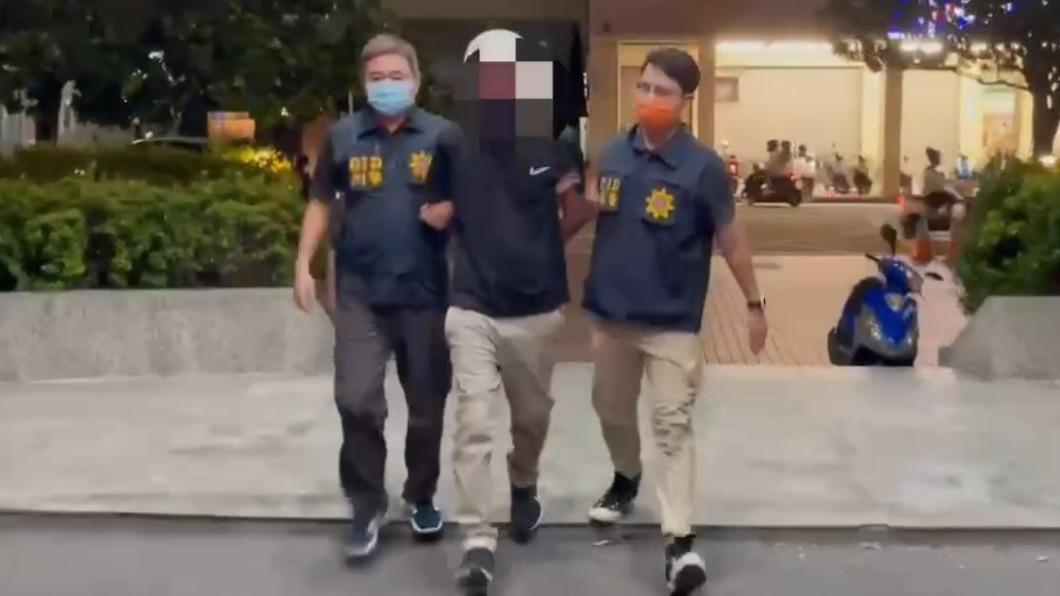 余男遭到逮捕。(圖/TVBS)
