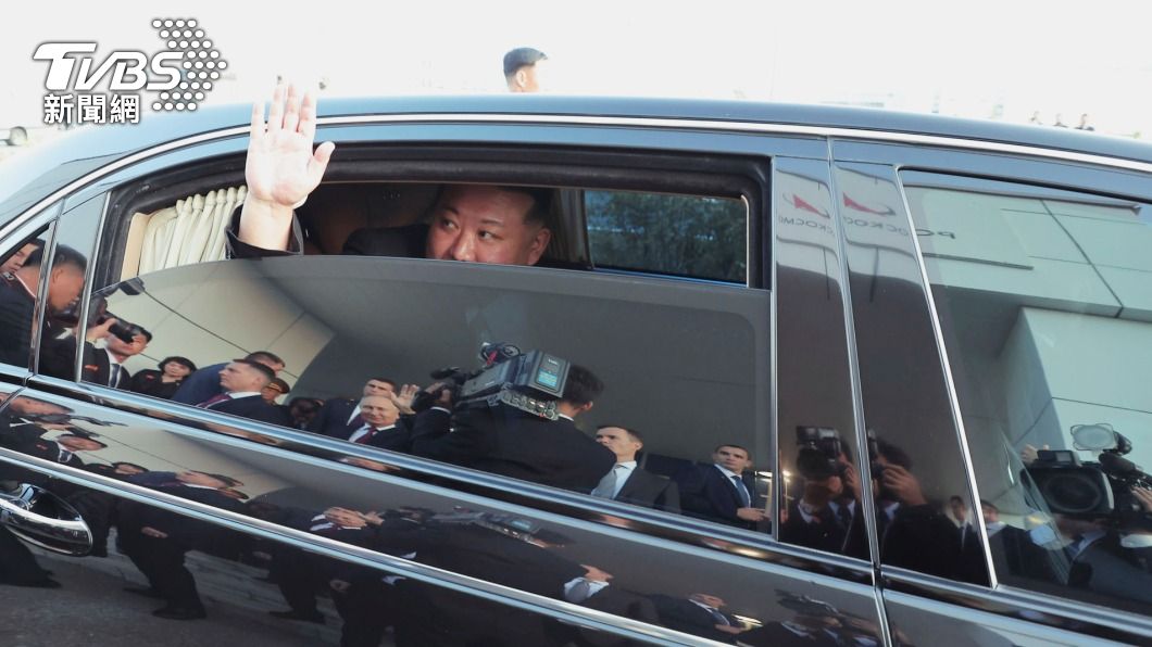 俄總統普欽邀試坐總統座車 金正恩車迷魂上身笑開懷