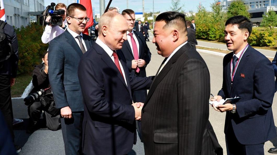 普欽與金正恩睽違4年見面。(圖/翻攝自Twitter@nexta_tv)