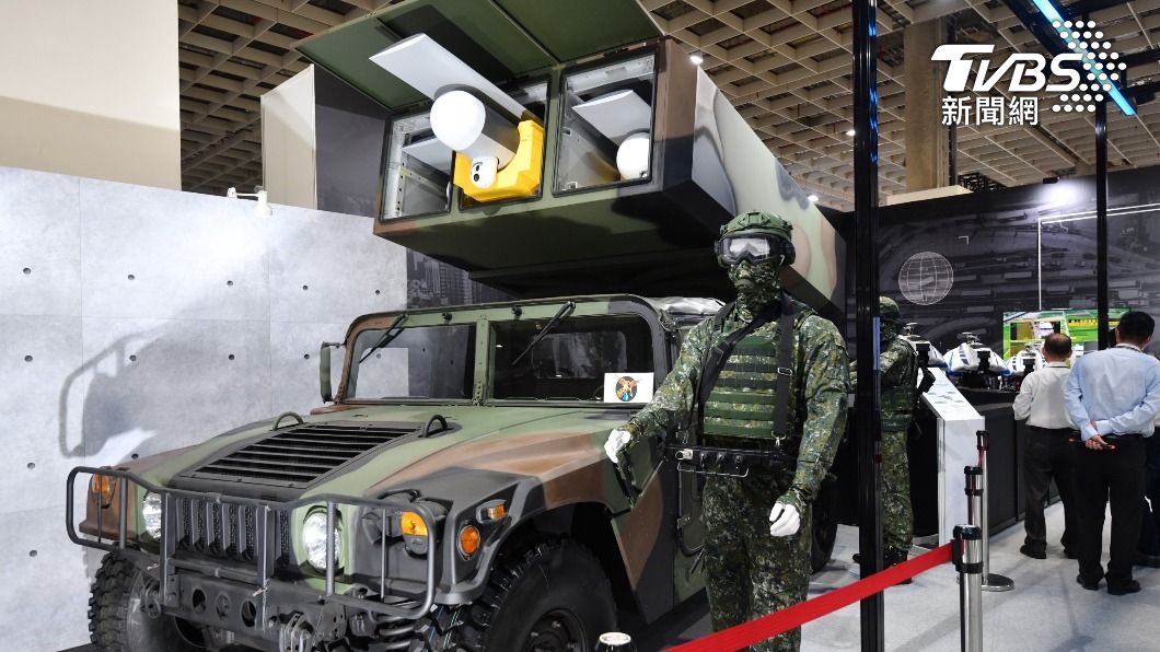 巡飛彈2型三聯裝發射車(圖/胡瑞麒攝)