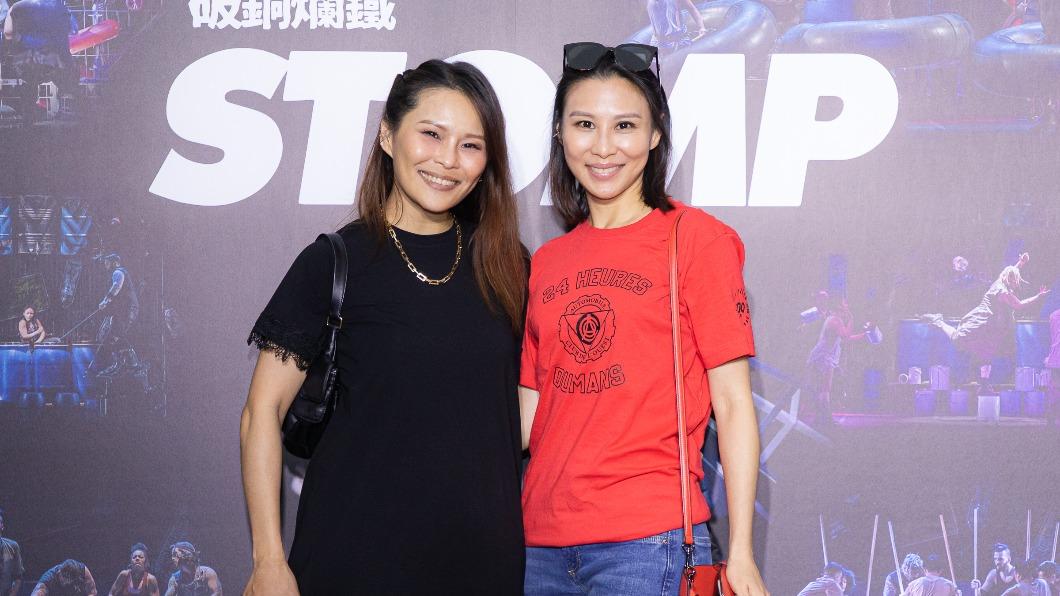 周蕙(左)和林凡一起來看STOMP。(圖/開麗娛樂提供)