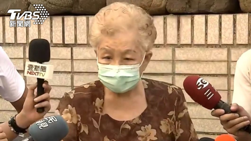 自行雇工拆曬衣場! 柯媽嘆「沒辦法」:他們是官、我們是民