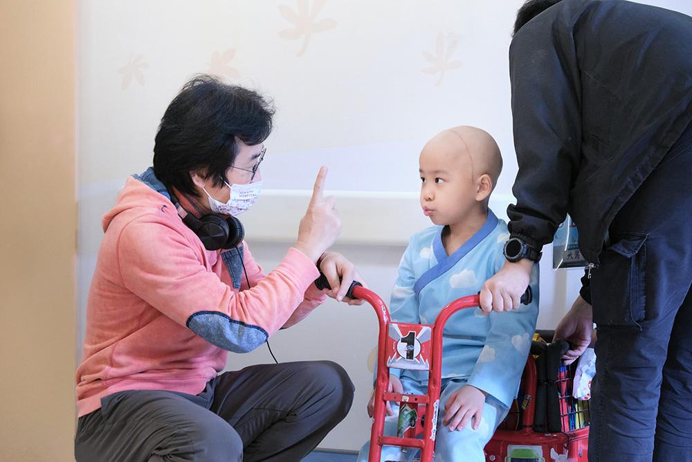 導演魏德聖表示滕韋煦十分聰明、記憶力也很強,試戲過程非常順利。(圖/米倉影業提供)