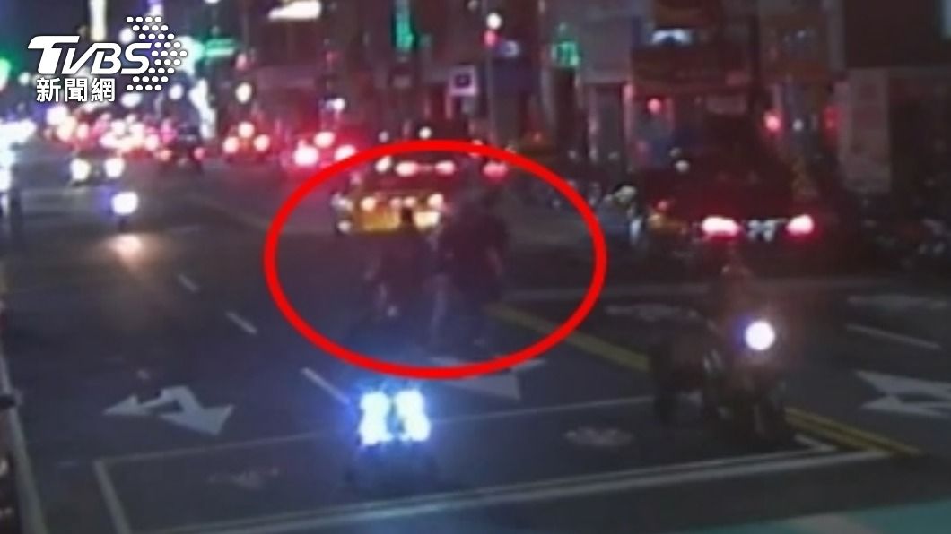 找錯仇家！深夜持刀追逐擄人　三重5惡煞落網稱「綁錯人」