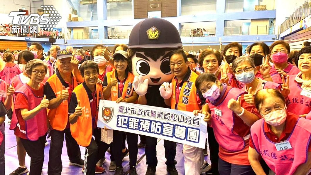 警方極力宣導防詐。(圖/TVBS)