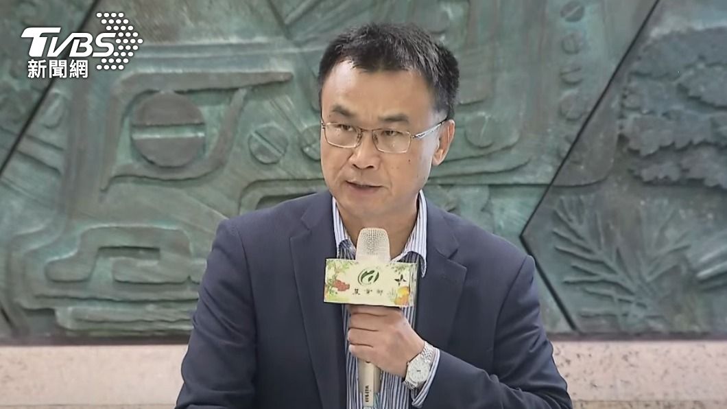 農業部長陳吉仲昨公開說明進口蛋銷毀狀況。(圖/TVBS)
