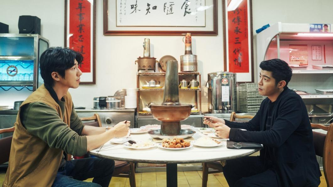 王柏傑、傅孟柏併桌吃飯互看不順眼 大搶酸菜白肉鍋結局曝光