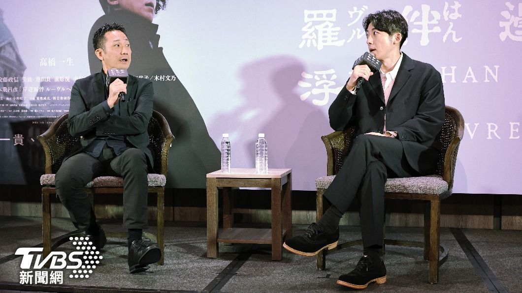 導演渡邊一貴(左)採納了不少高橋一生的建議。(圖/張哲鳴攝)