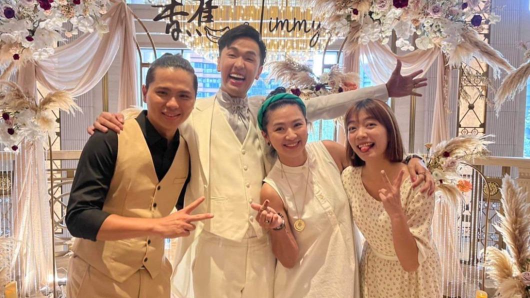 香蕉與Timmy相當登對。(圖/翻攝自林雨萱臉書)