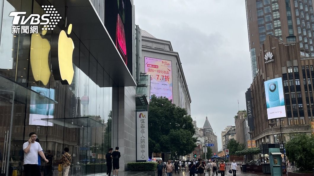 中美科技競爭煙硝中 中國蘋果新機預購開紅盤