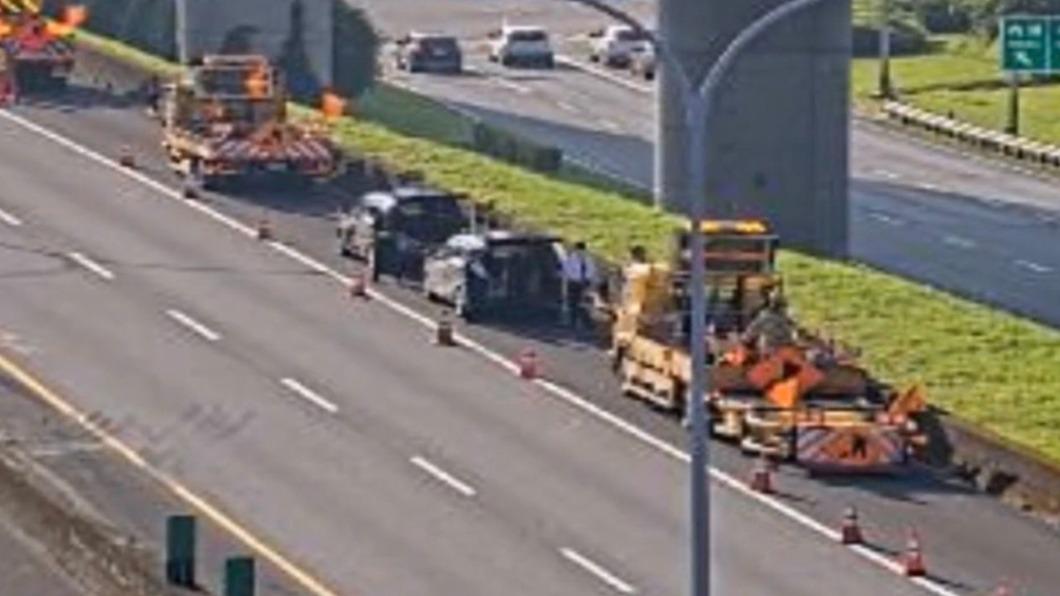 夫妻出遊慘死國道!轎車遭夾擊成廢鐵 家屬奔現場招魂