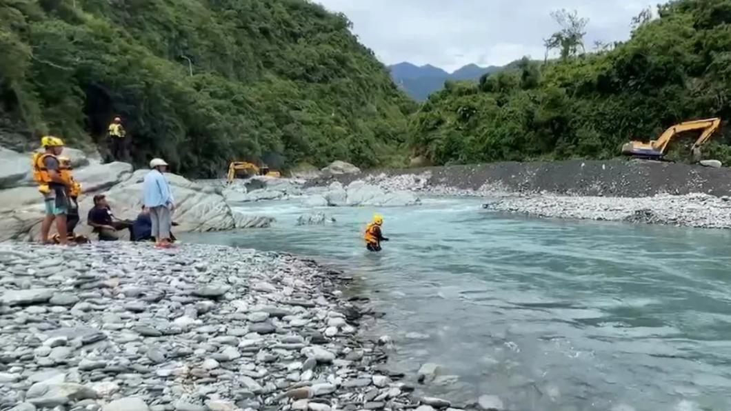 快訊/台東知本溪2釣客落水!1人失蹤 警消地毯式搜尋中