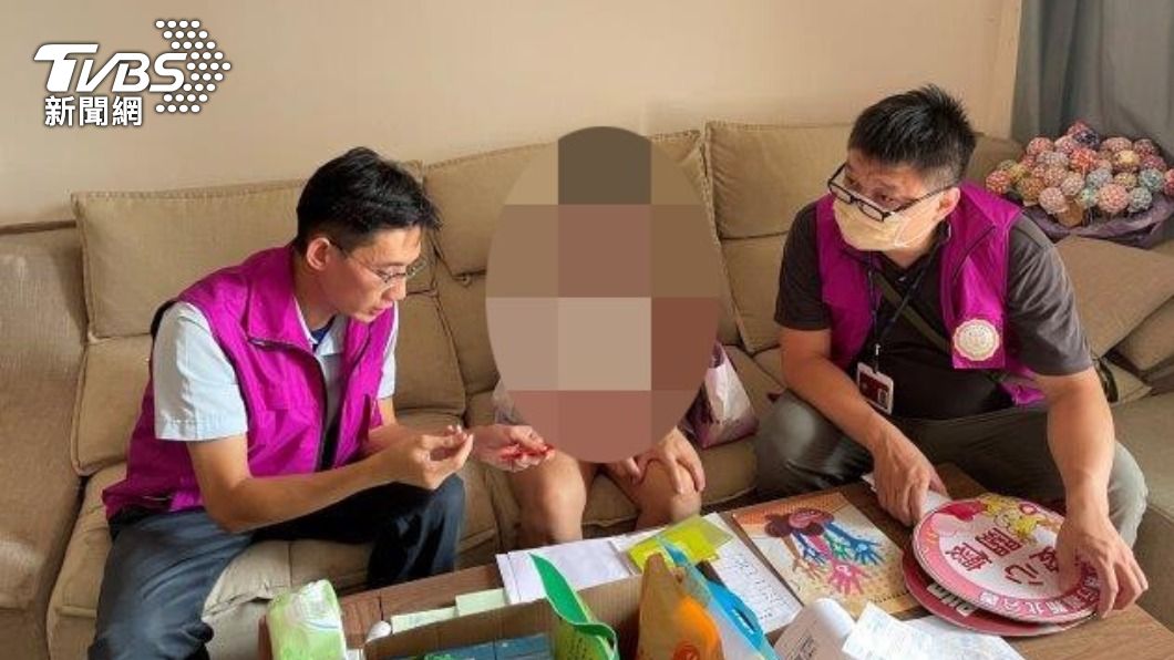 陳女獨養二子,願意拿低收入戶補助款償還欠稅,新北執行署展顯人性關懷,給予寬緩。圖/執行新北分署提供