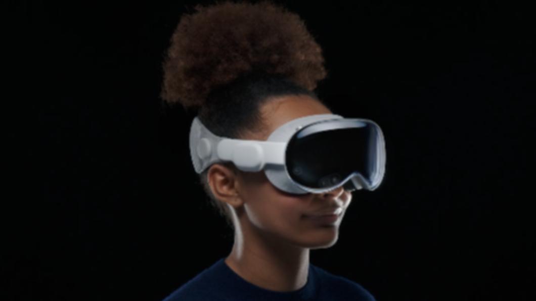 「Vision Pro」是蘋果歷時7年開發的新產品。(圖/翻攝自 Apple)