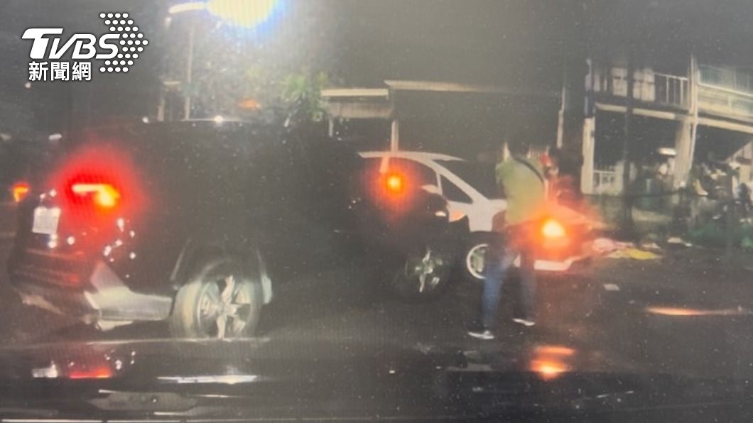 高雄電纜大盜拒捕還開車衝撞!警連開19槍制伏4嫌