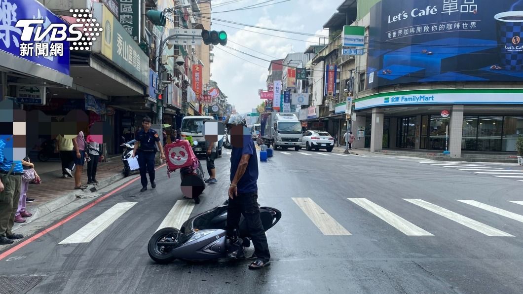 車上潤滑油罐翻覆灑一地…害泰山4騎士摔車 貨車駕駛慘了