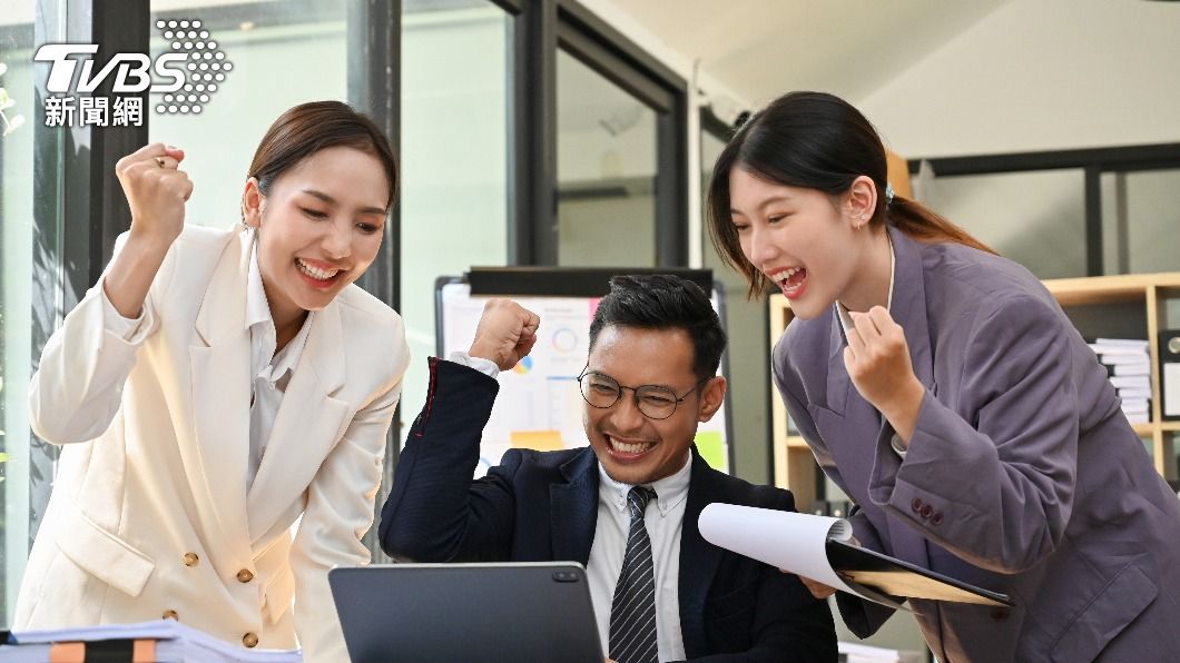 雙子座運用人脈脫穎而出。(示意圖,非當事人/shutterstock達志影像)