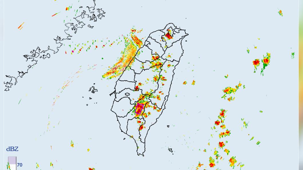 快訊／下班注意！午後雷雨警戒到晚上　15地大雨特報、雷雨襲高屏