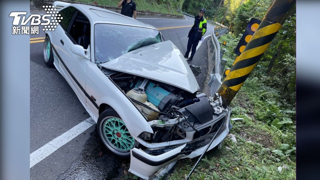 山道猴子四輪版!BMW男北宜兜風「過彎頻搖擺」撞爛了
