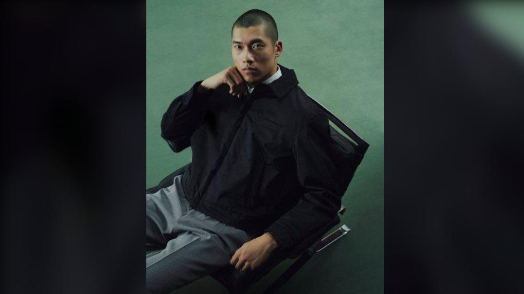 簡約中性風飛行員夾克。（圖／翻攝自BOSS）