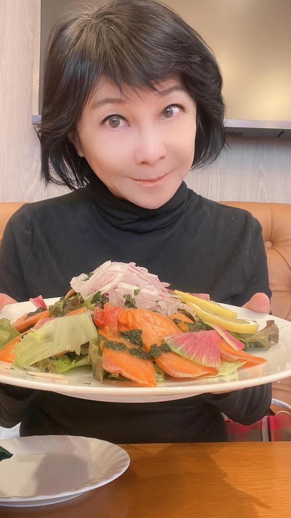 吳淡如為了受孕,每3天吃一次藥,並開刀切除2公分大的子宮肌瘤。(圖/翻攝自吳淡如臉書)
