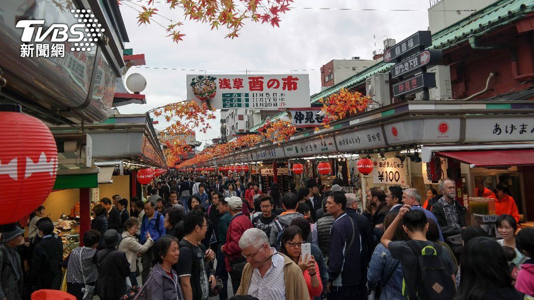 閨蜜們天天睡遲,計畫的行程全泡湯。(示意圖/shutterstock 達志影像)