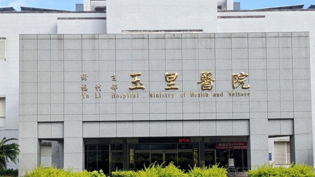 玉里醫院醫師爆藏槍!落網照看診 員工曝封口令內幕:院內開槍
