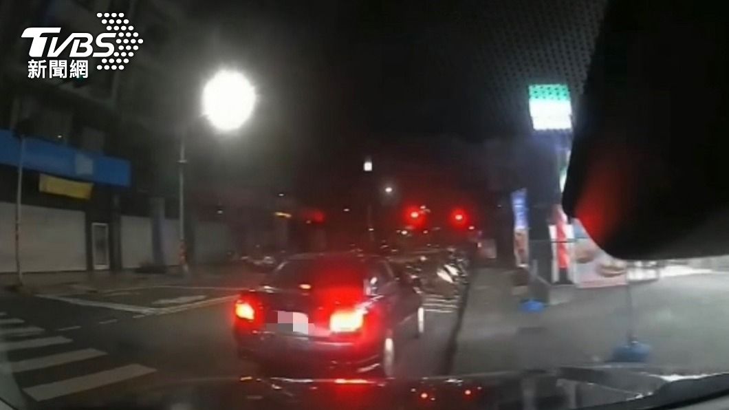 高雄警匪追逐 4條通男狂飆8分鐘還衝撞警車
