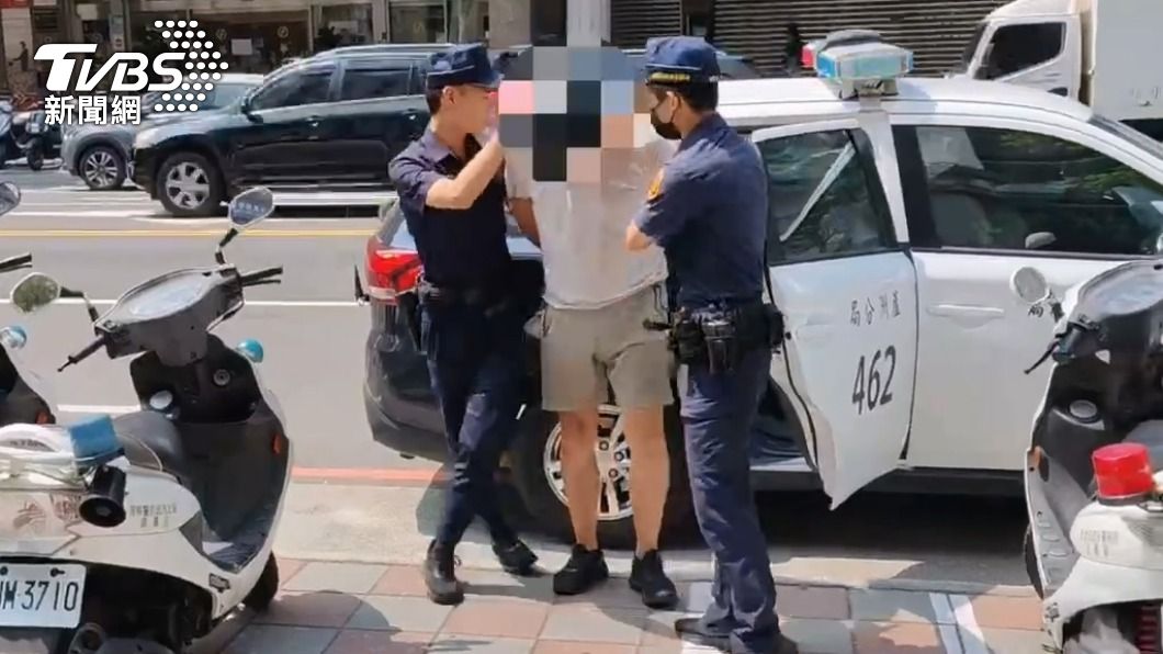 警方將人帶回偵辦。（圖／TVBS）