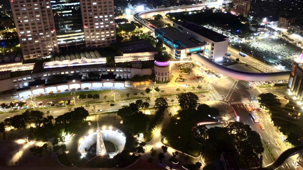 免費欣賞雙北夜景及360度全幅玻璃窗景(圖/新北市政府提供)