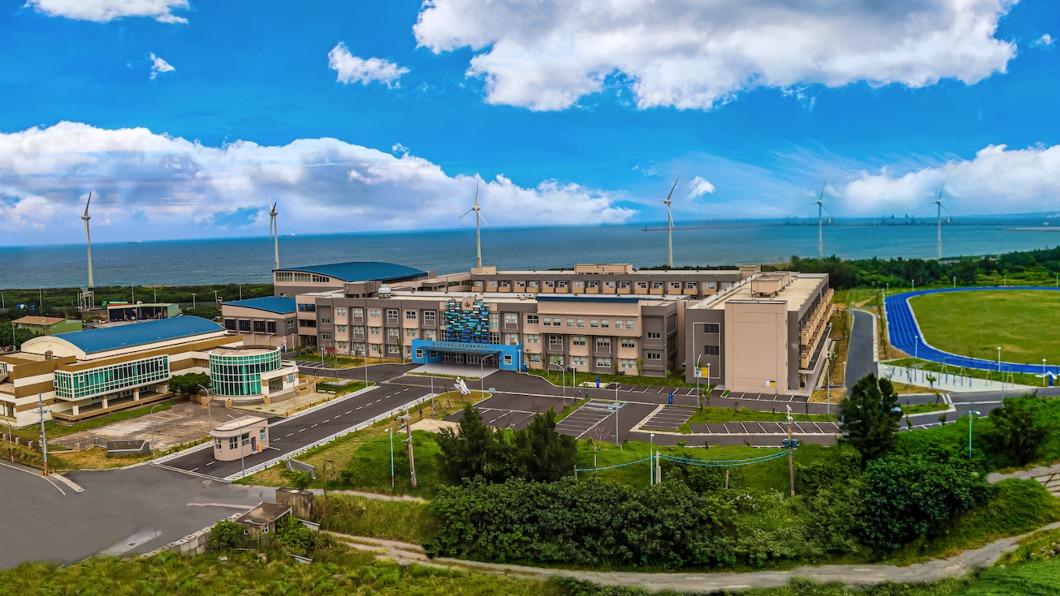 海巡署啟用桃園新基地 造浪機救援特訓利器吸睛