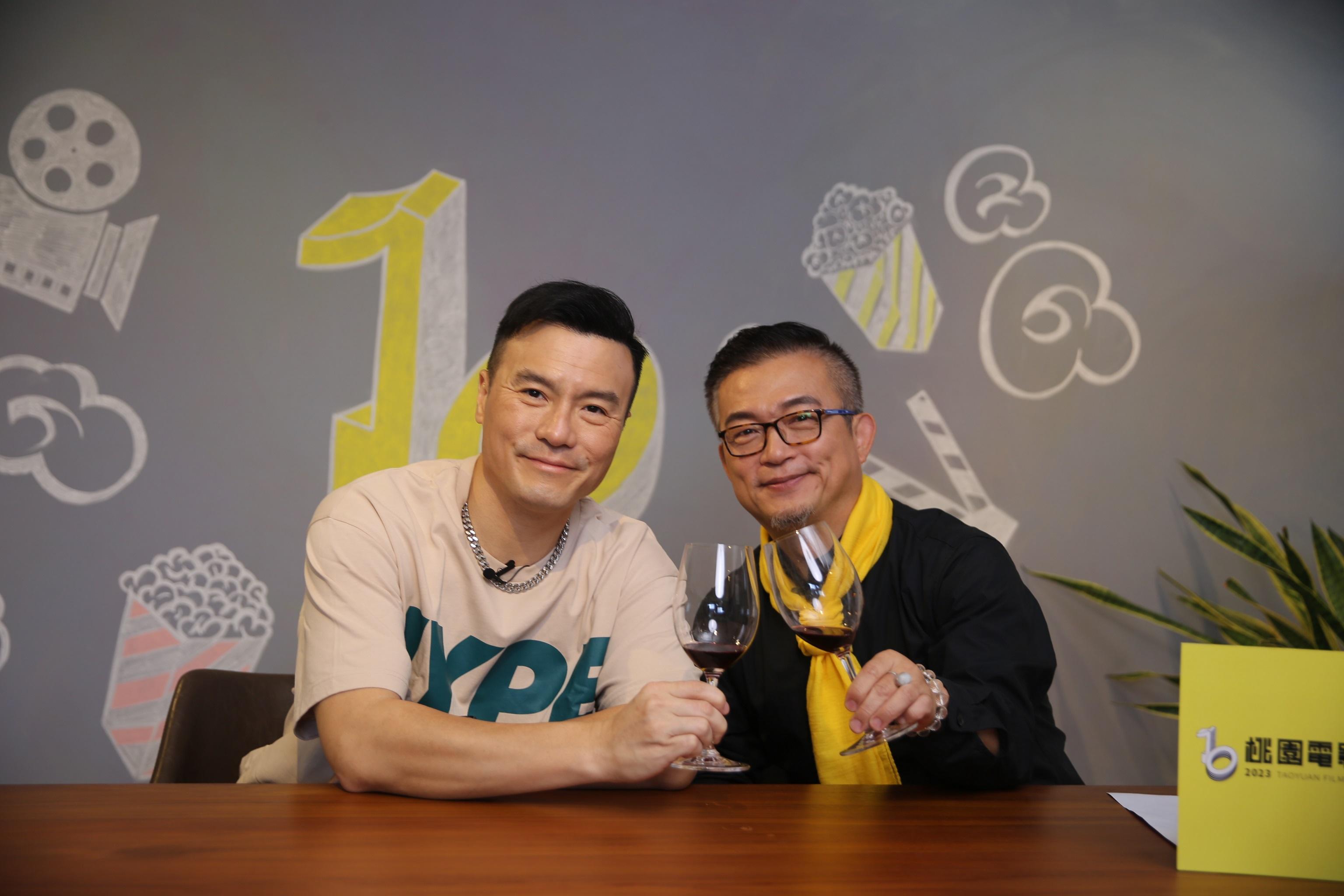 金鐘準影帝李銘忠(左)受邀推薦片單,右為策展人姚經玉。(圖/桃園電影節提供)