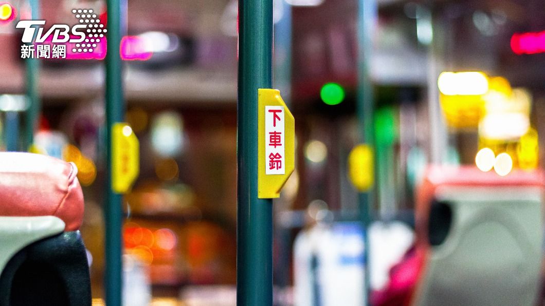 多數學生須自己通勤上學。(示意圖/shutterestock達志影像)