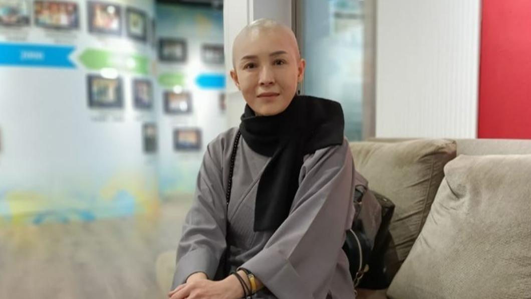 《戲說》女星剃度出家突「蓄髮現身」 驚吐心酸史:死也要死在家裡