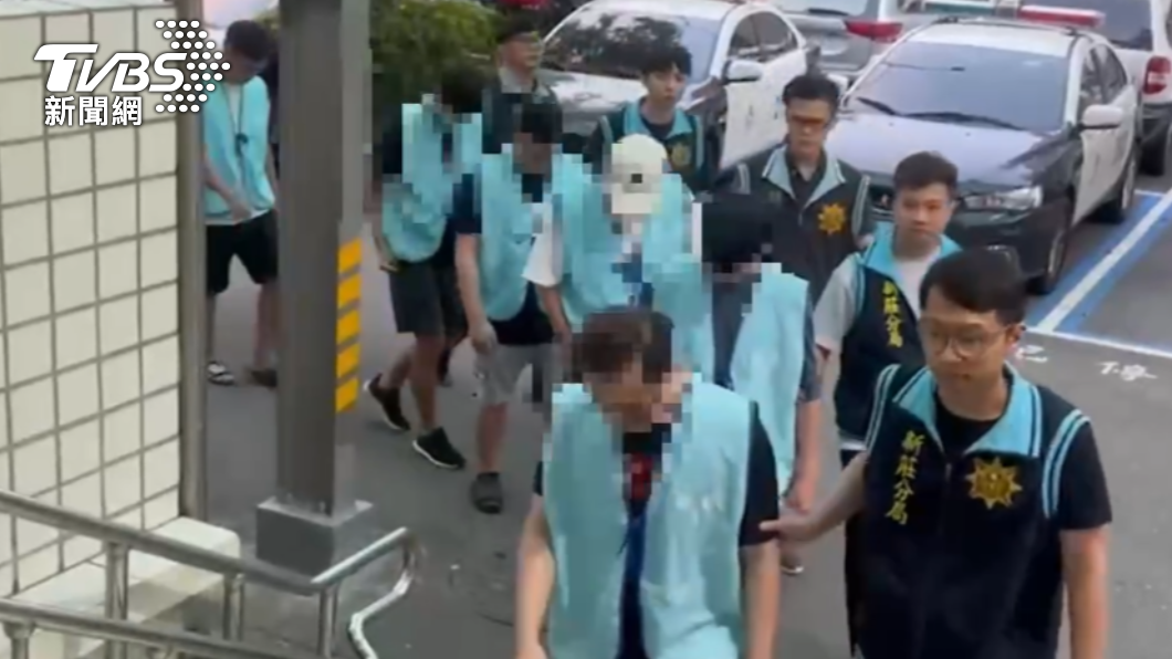 警方將人依法送辦。(圖/TVBS)