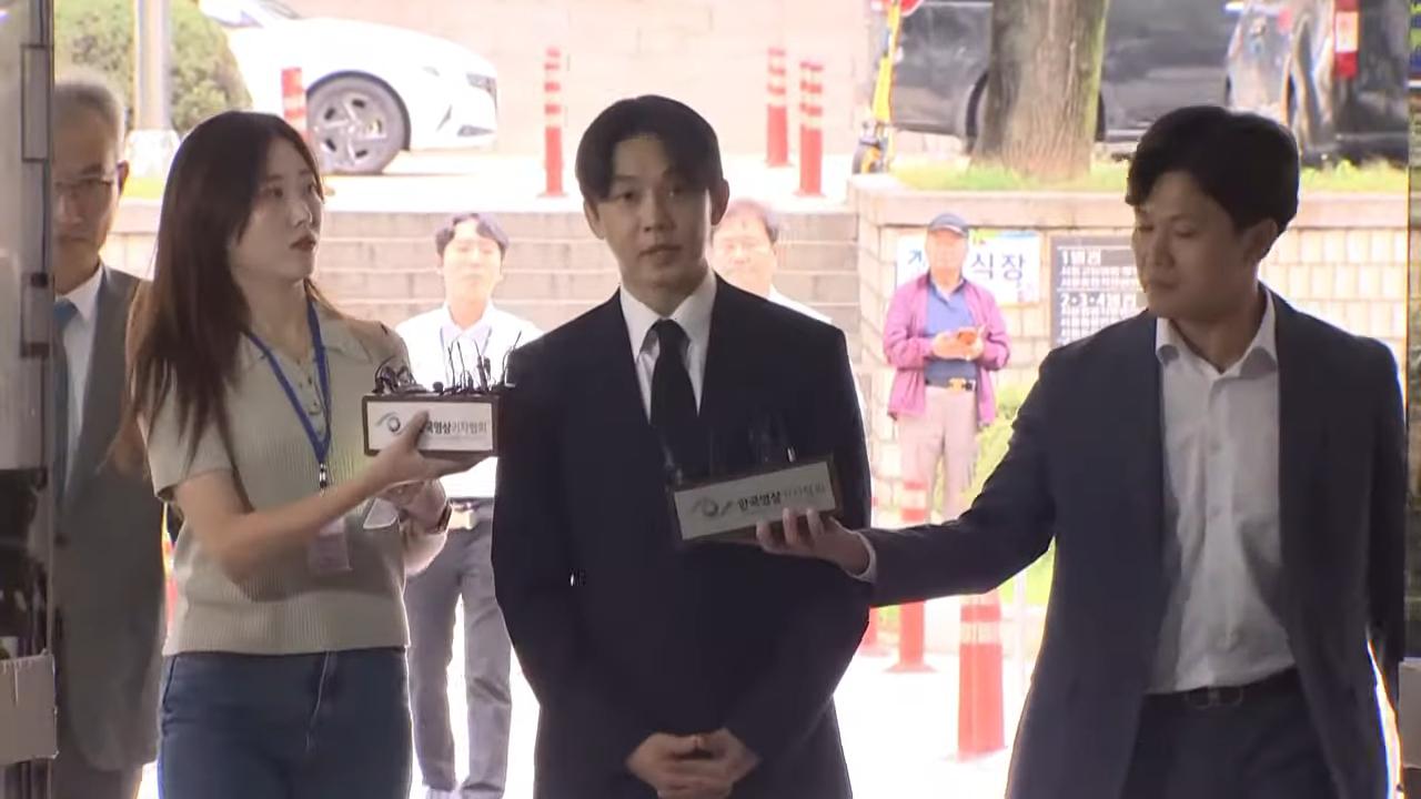 劉亞仁否認所有檢方的指控。(圖/翻攝自JTBC YouTube)