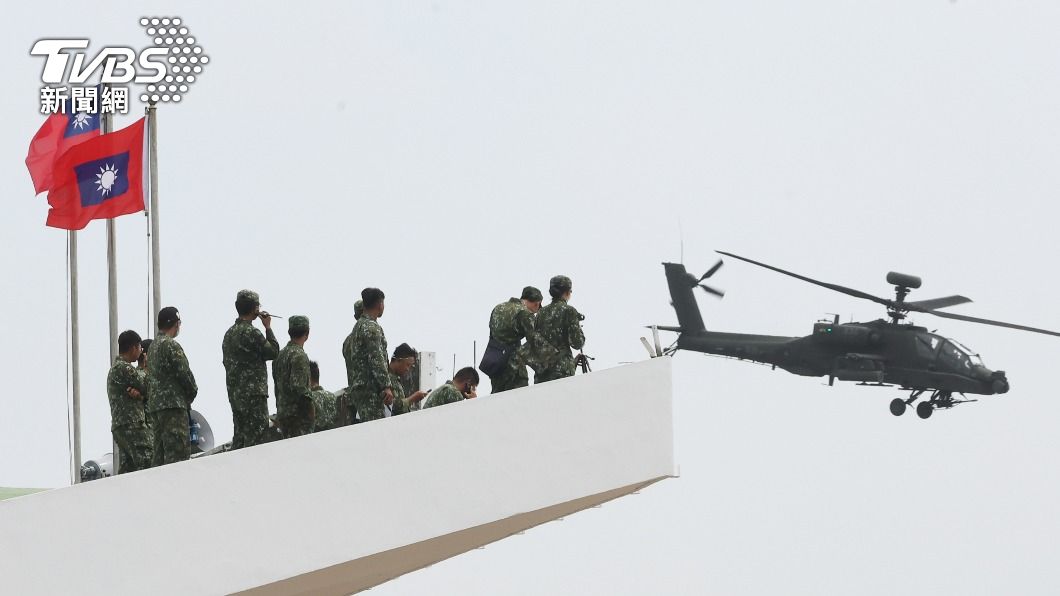 陸軍湖口營區舉行全兵力預演並進行空中戰力展示。(圖/中央社)
